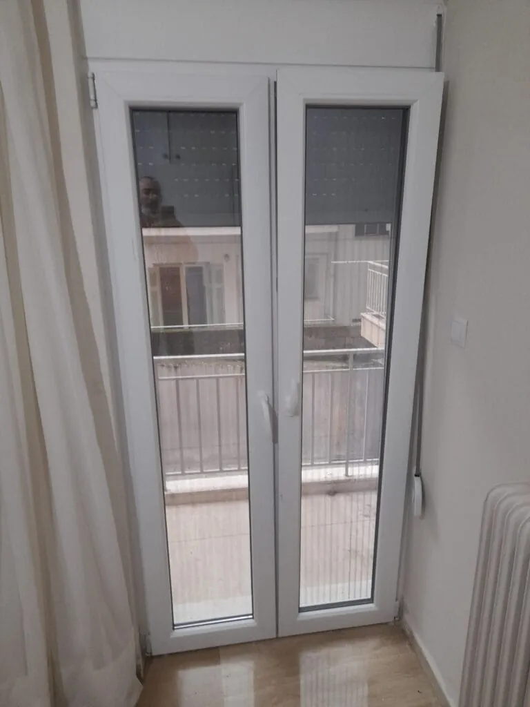 ενεργειακή μπαλκονόπορτα pvc στον Άλιμο