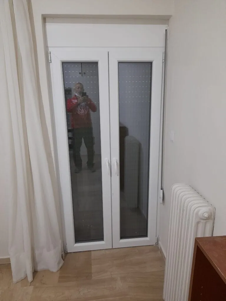 μπαλκονόπορτα pvc ρολό και σίτα στον άλιμο