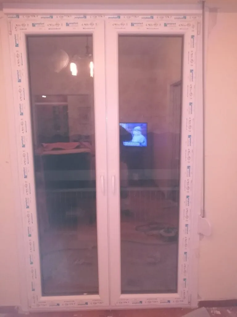 μπαλκονόπορτα pvc κυψάλη