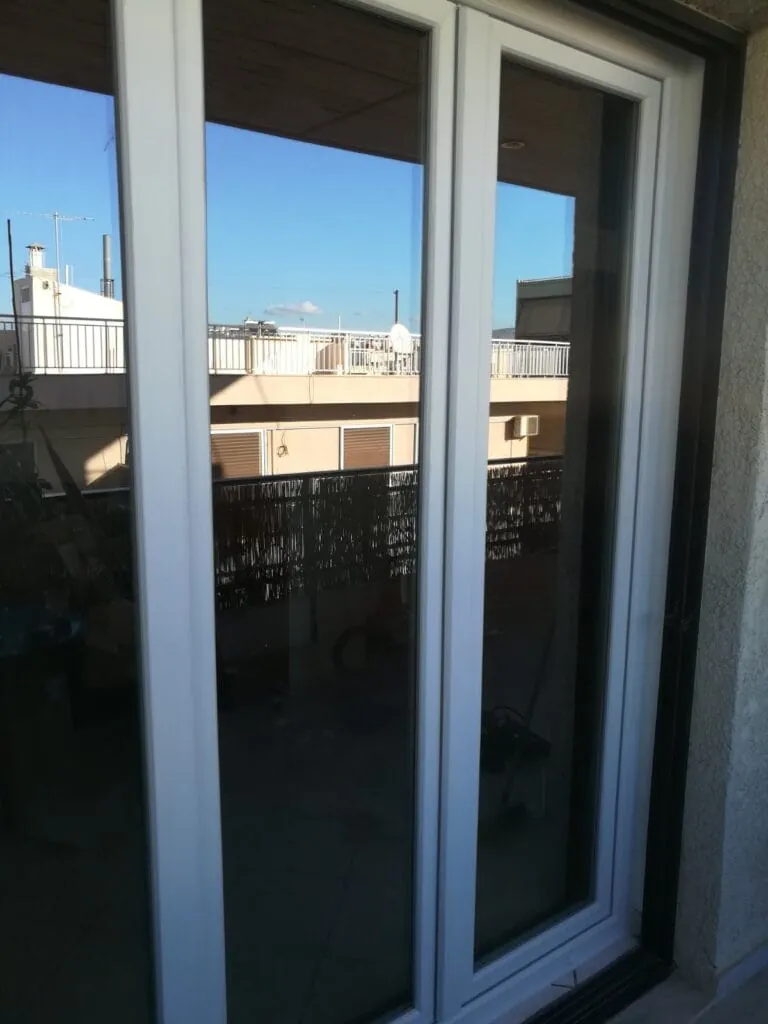 μπαλκονόπορτα pvc μοσχάτο