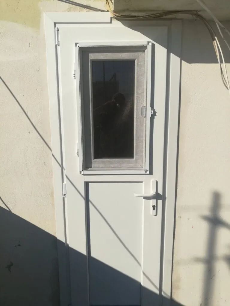 πόρτα pvc πέραμα