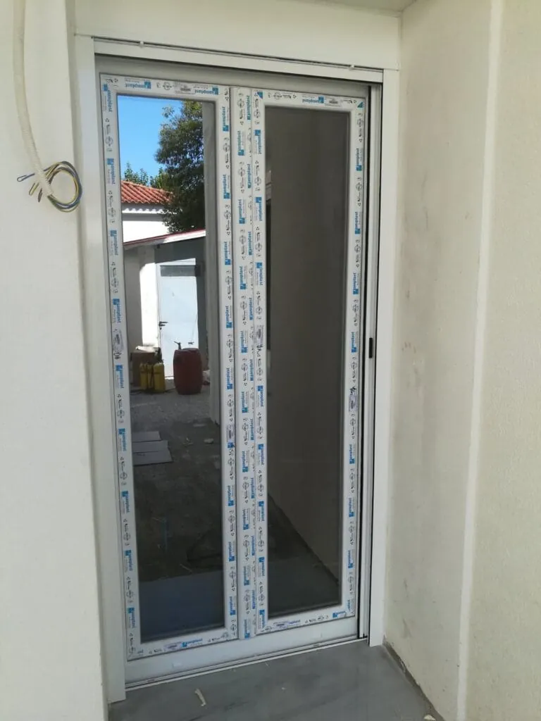 μπαλκονόπορτα pvc τεχνοπαν