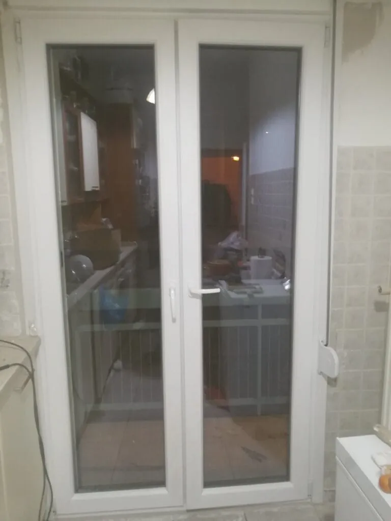 μπαλκονόπορτα pvc κυψάλη τεχνοπαν