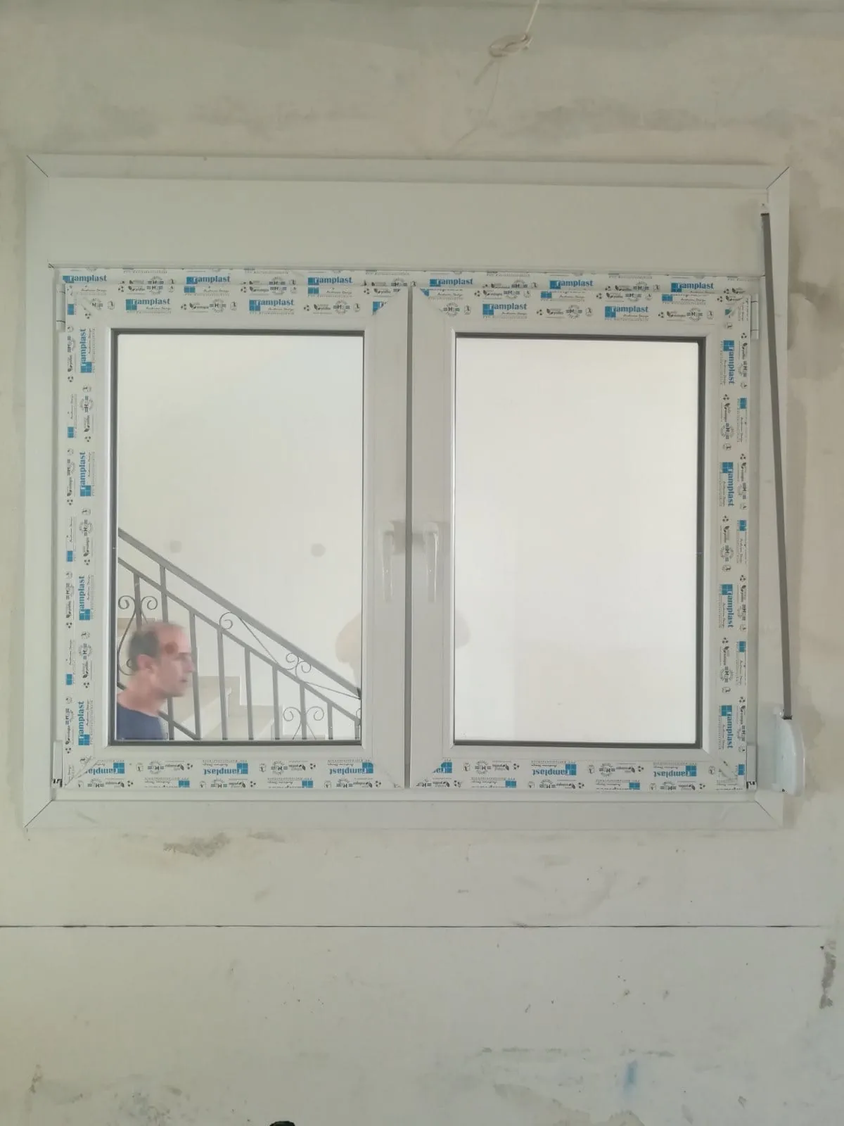 Τοποθέτηση κουφωμάτων PVC στα Γλυκά Νερά