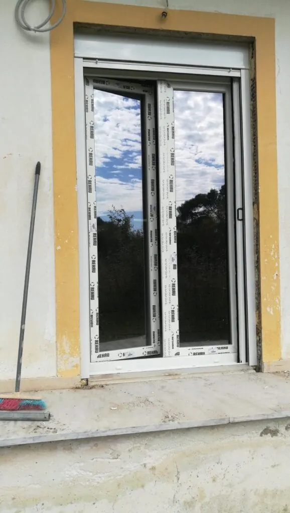 τεχνοπαν μπαλκονόπορτες Pvc