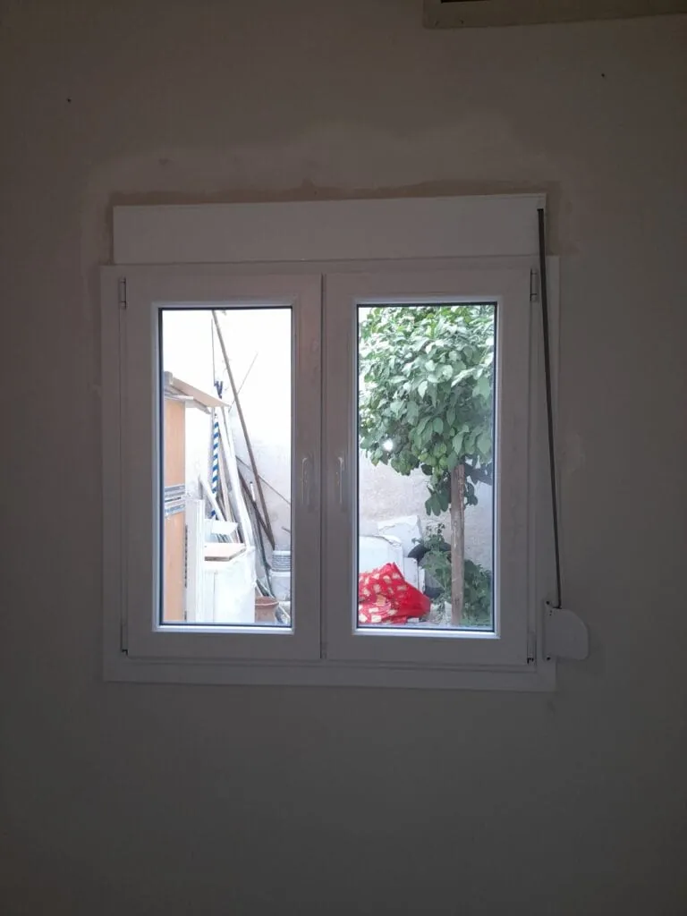 pvc παράθυρο λευκό