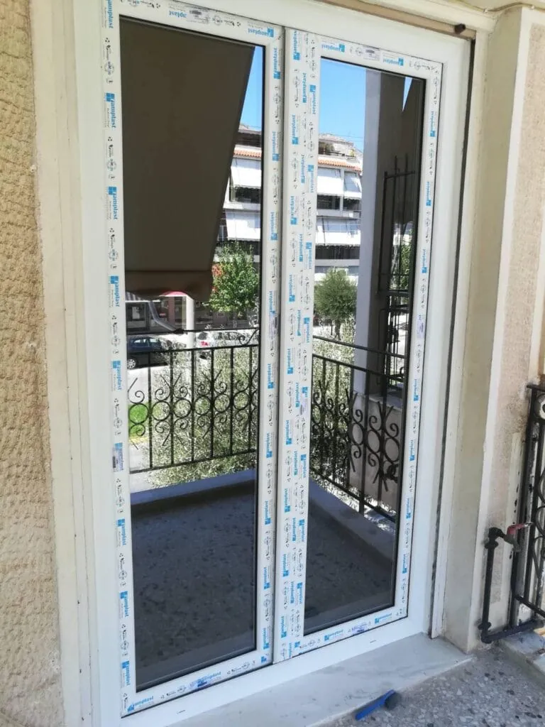 μπαλκονόπορτα pvc τεχνοπαν στα Καμίνια