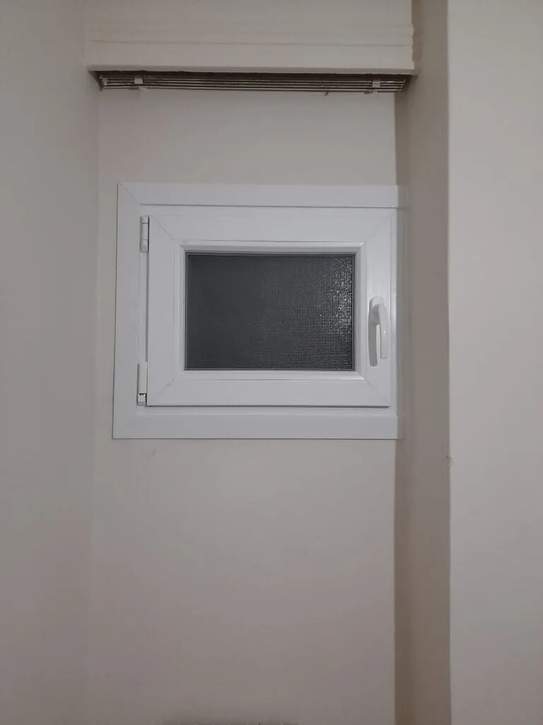 συνθετικό παράθυρο Μπάνιου pvc στον Άλιμο