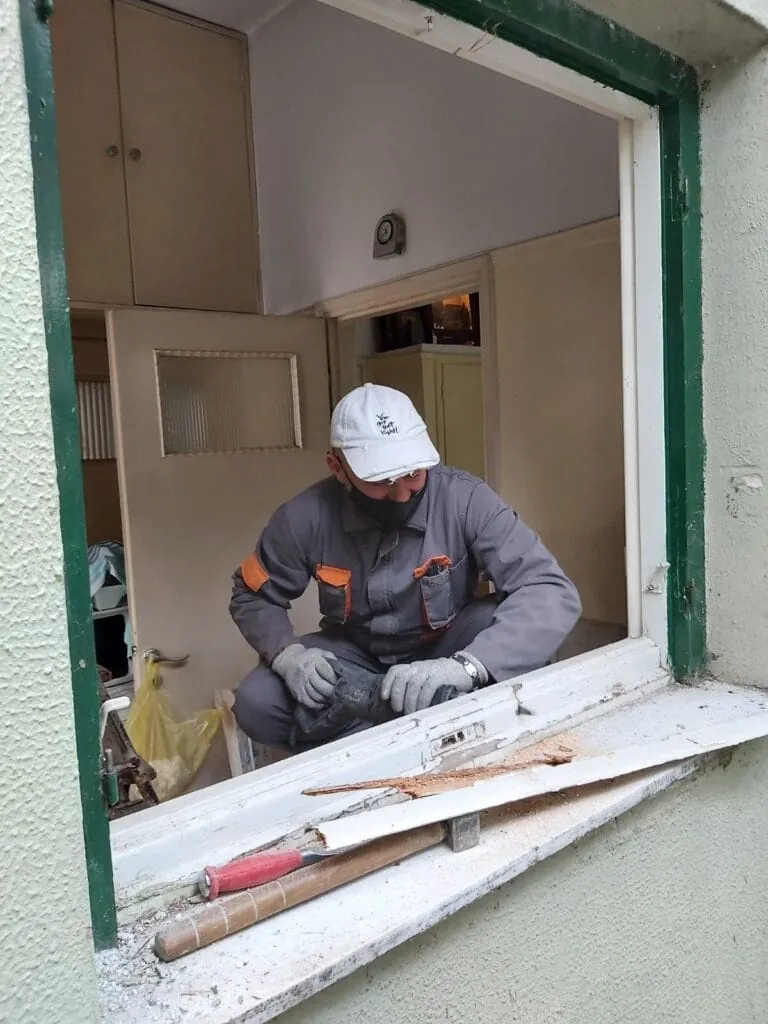 αλλαγή ξύλινων κουφωμάτων στην Αγία Παρασκευή