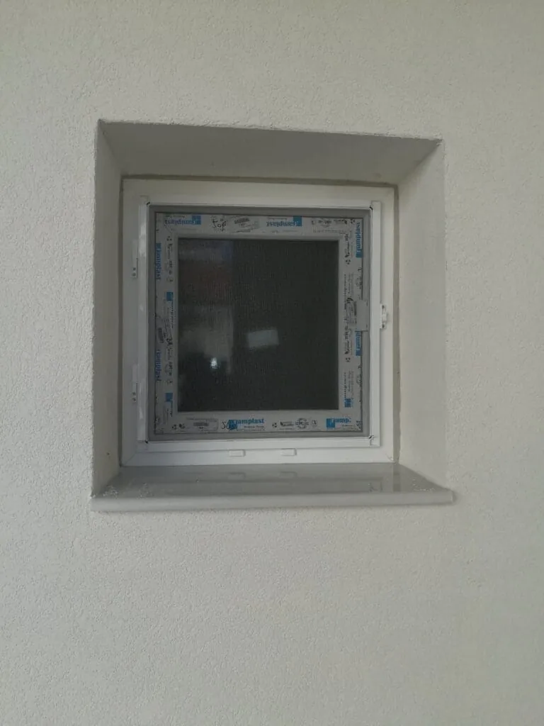 παράθυρο μπάνιου pvc